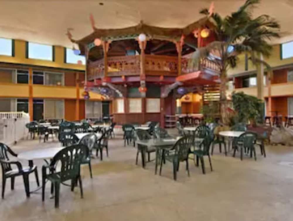 Suburban Studios, Kearney Esterno foto
