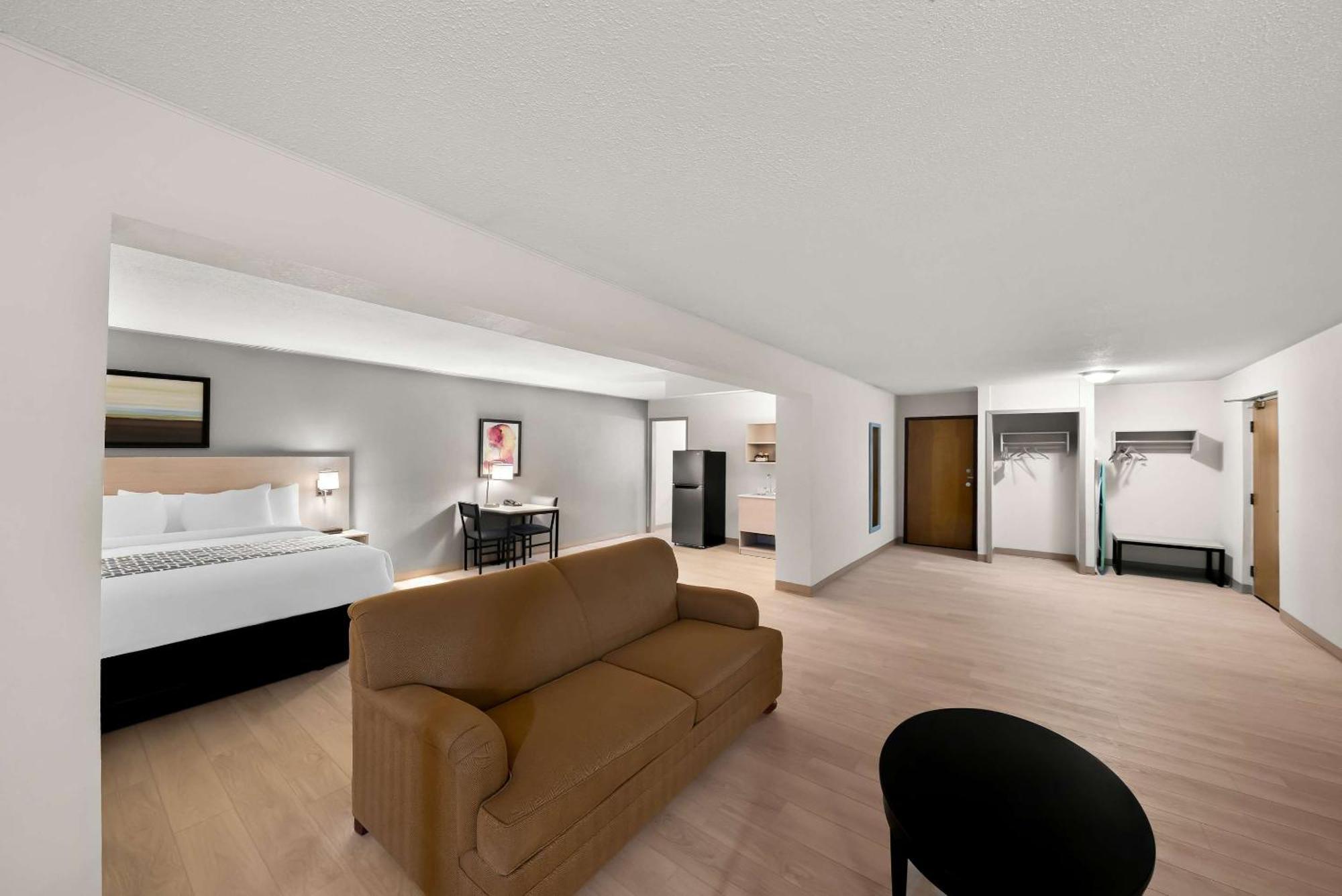 Suburban Studios, Kearney Esterno foto